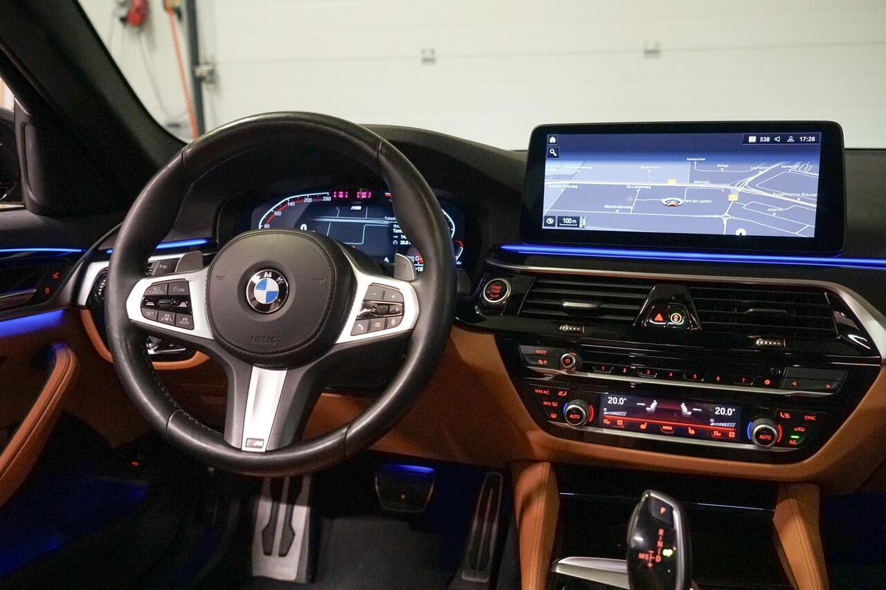 BMW 5-SERIE Touring 540i xDrive M-Sport | Panoramadak | CoPilot | Head Up