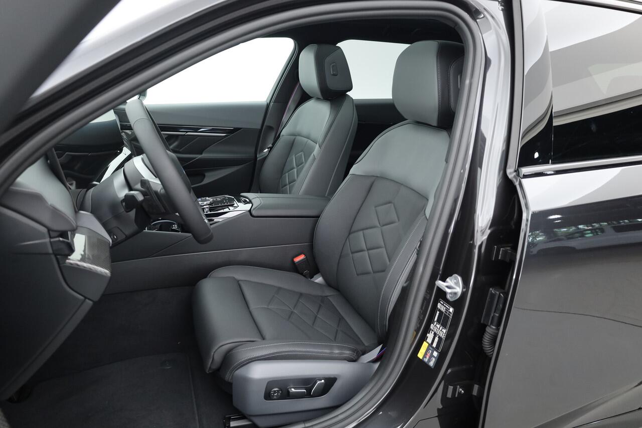 BMW 5-SERIE 530e xDrive M Sport | Pano | HUD | Harman Kardon | 360cam | Stoelventi. | Memory seats