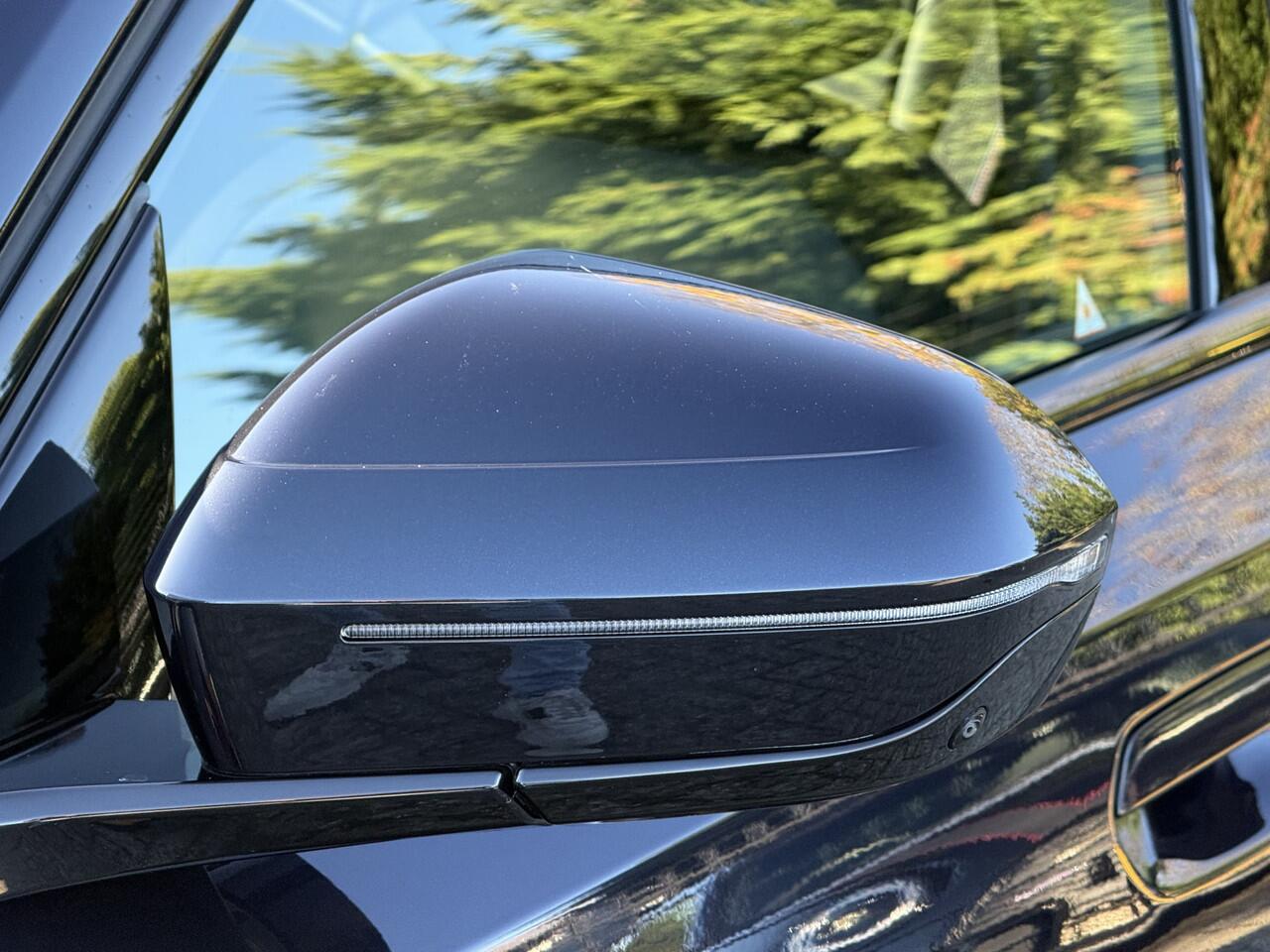 BMW 5-SERIE 530e M Sport Pro | 21" | CoPilot | Panorama | Harmen/Kardon | Elek. Trekhaak | Stuurverw. + Stoelverw. Voor/Achter