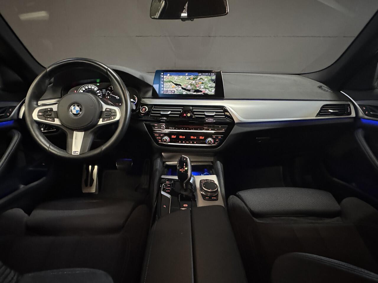 BMW 5-SERIE Touring 520i Corporate Lease Executive | M-Sport | M Aerodynamica | Sfeerverlichting | 19'' | Full LED | Camera | Elektr. trekhaak