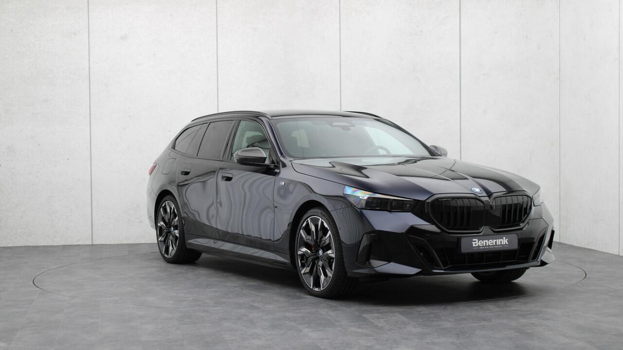 BMW 5-SERIE Touring 530e xDrive M-Sport Pro | Stoelventilatie | Bowers & Wilkins | M Carbon exterieur | Onderstel Professional | Head-up | Panoramadak | Trekhaak