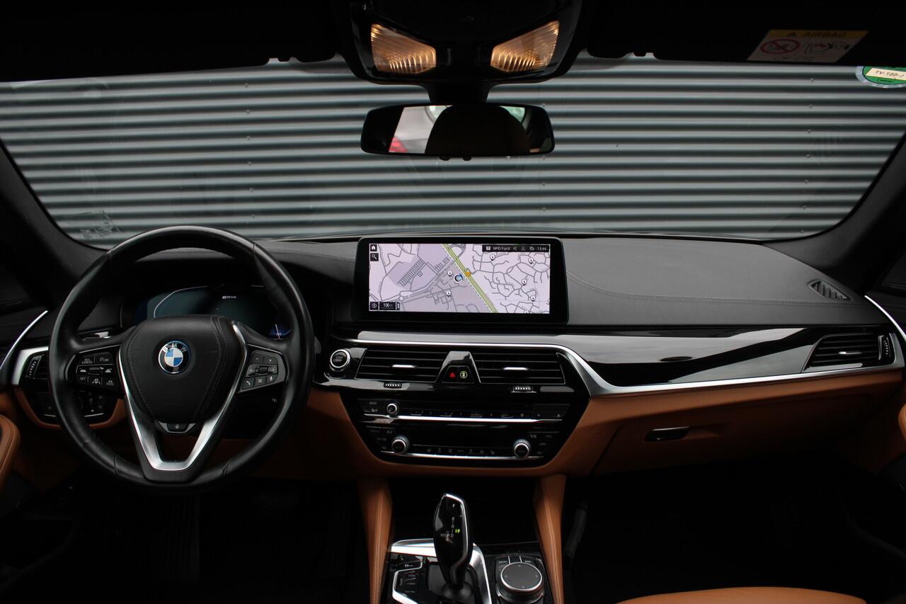 BMW 5-SERIE 545e xDrive Lurxury Adaptive-Cruise Laser Comfortzetels-Leder Head-Up Harman-Kardon Elektr.-Trekaak