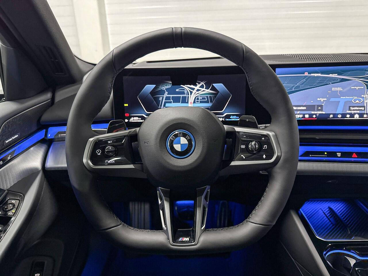 BMW 5-SERIE Touring 530e | M-Sport Pro | Travel Pack | Innovation Pack | Comfort Pack | Driving Assistant Plus | Harman/Kardon | Panoramadak | Comfort Access