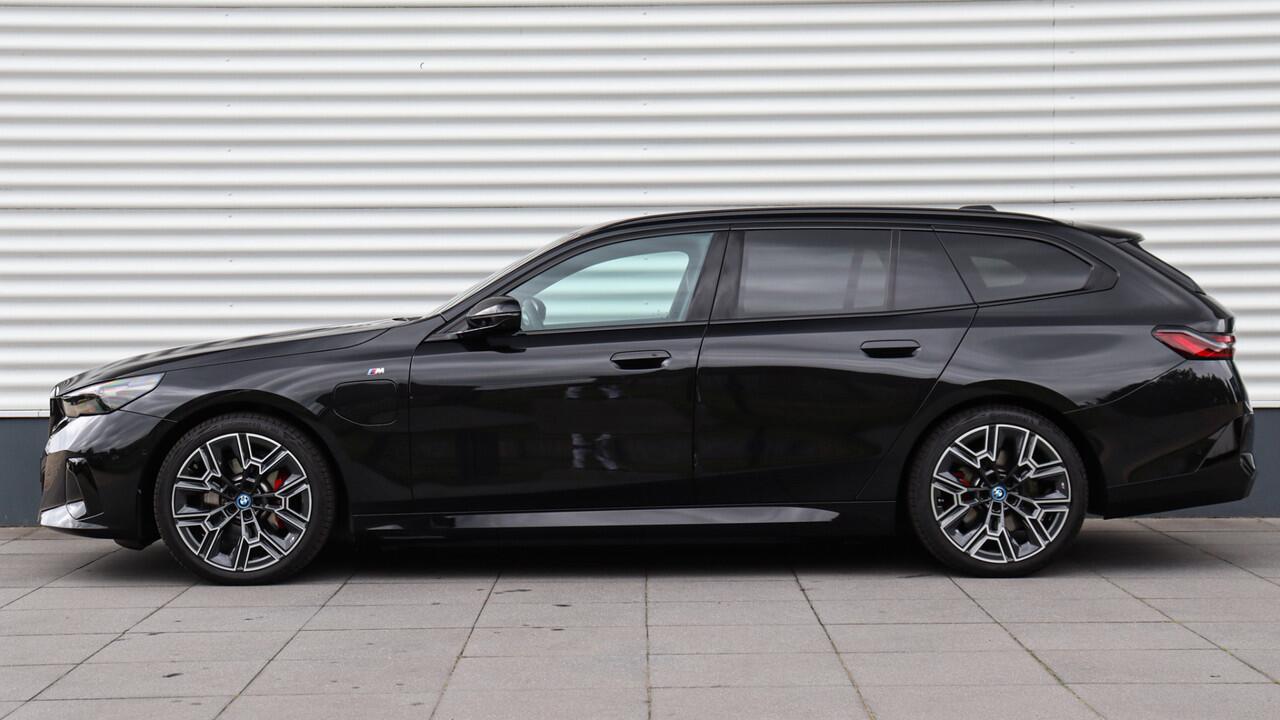 BMW 5-SERIE Touring 530e xDrive M-Sport Pro | Stoelventilatie | Harman/Kardon | Panoramadak | Head-up | Trekhaak