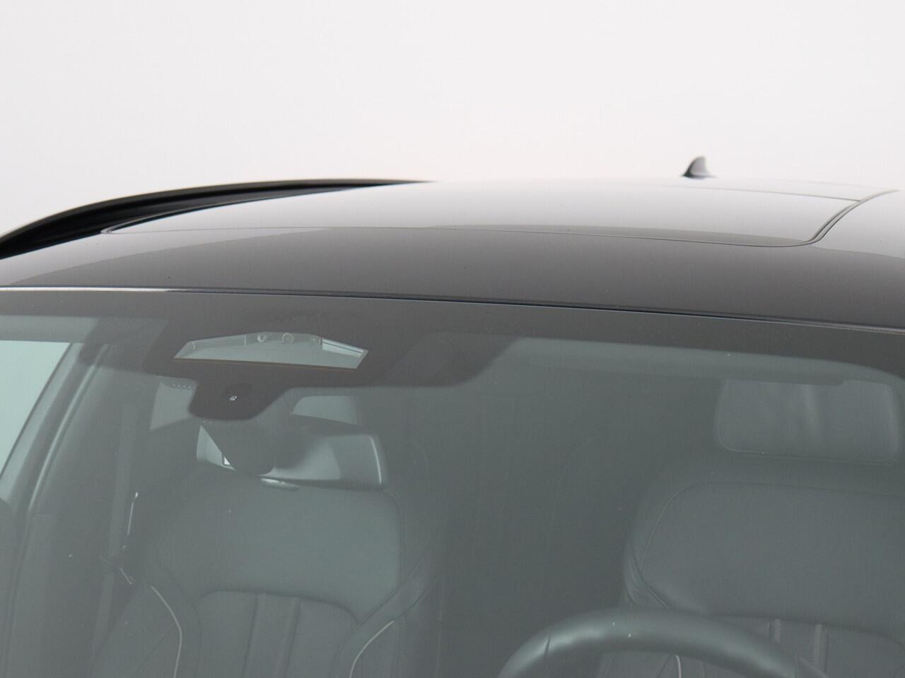 BMW 5-SERIE Touring 520i High Executive (Pano / Laser / Head Up / ACC / Luchtvering / Navi)