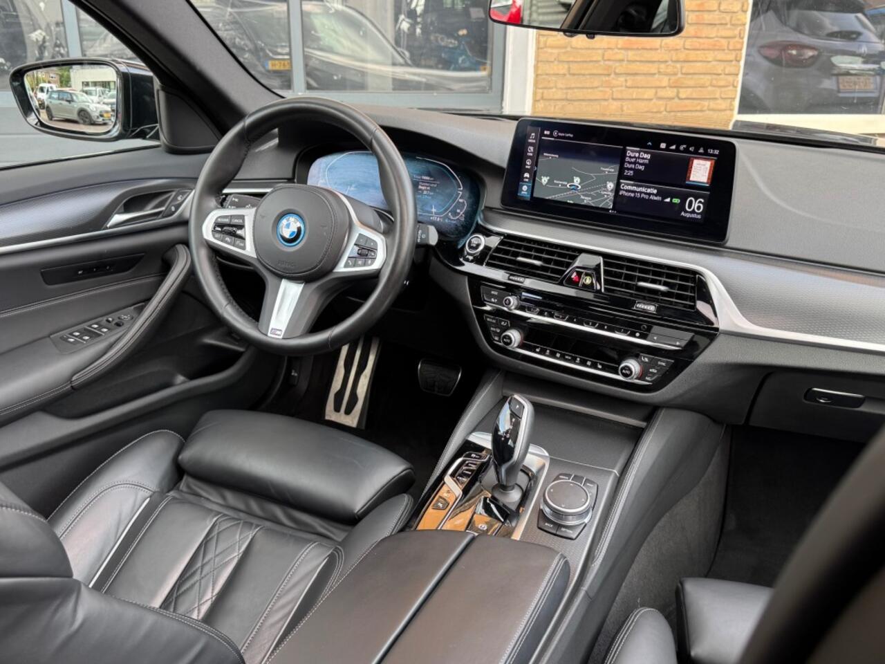 BMW 5-SERIE TOURING 530e PHEV M-SPORT PANODAK/LEER/LASER/TREKHAAK/NL-AUTO