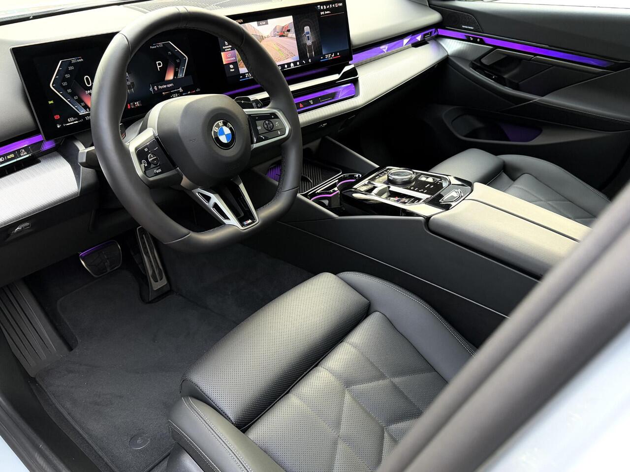 BMW 5-SERIE Touring 520i M Sport Pro Brooklyn 21" H&K PANO LASER