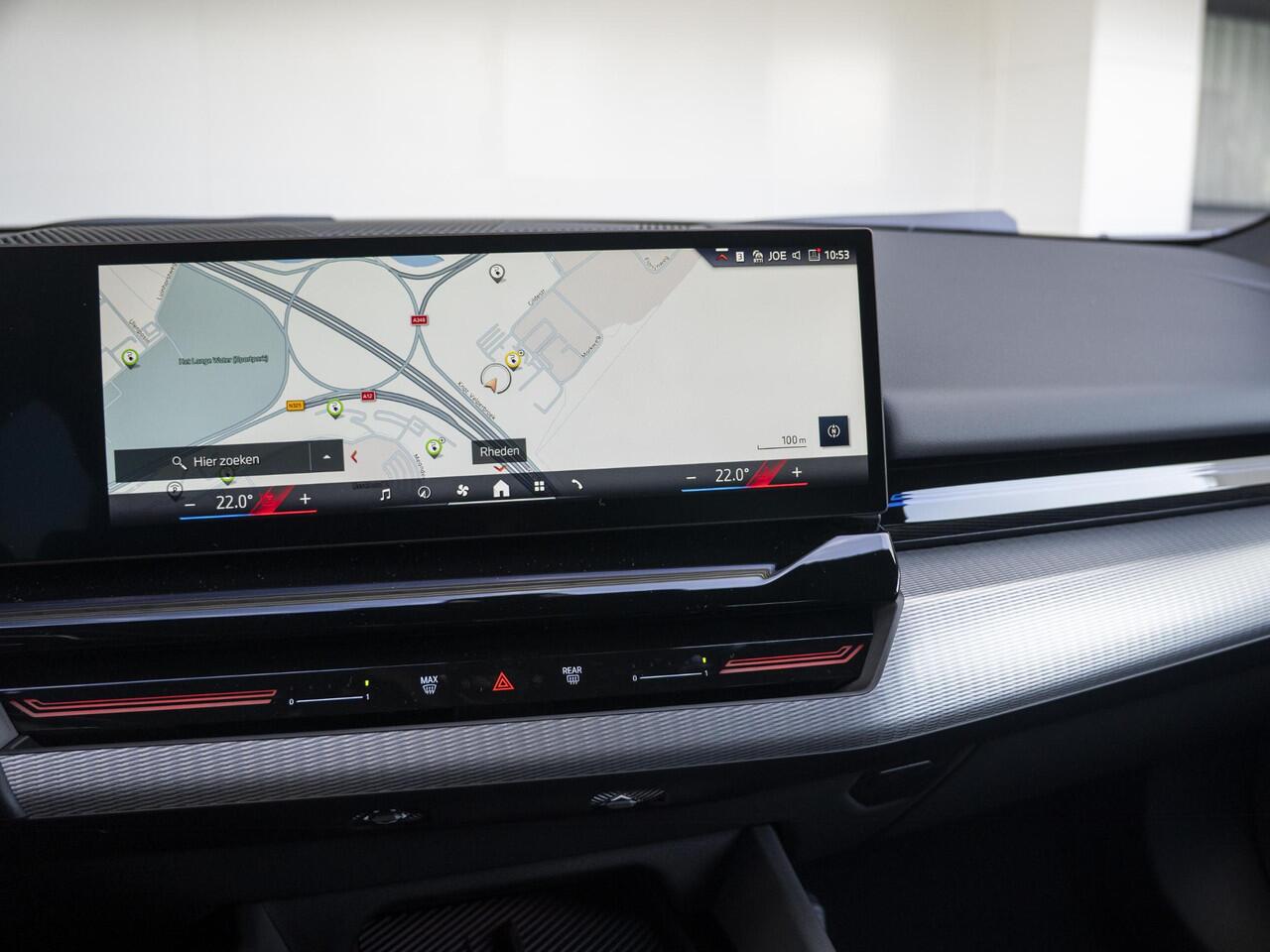 BMW 5-SERIE Touring 530e | M Sportpakket | Travel Pack | Verwarmd Stuurwiel | Harman-Kardon | Elektrisch Verwarmde Voorstoelen | 20'' | Ekris Selection