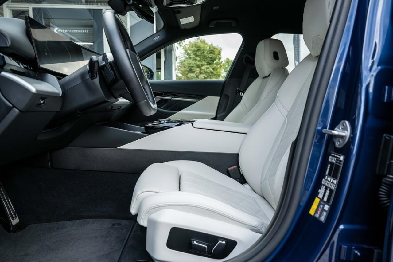 BMW 5-SERIE 530e xDrive M Sport | Driving Ass. Plus | Keyless | Leder | H/K | Camera | Trekhaak | Adapt. led |