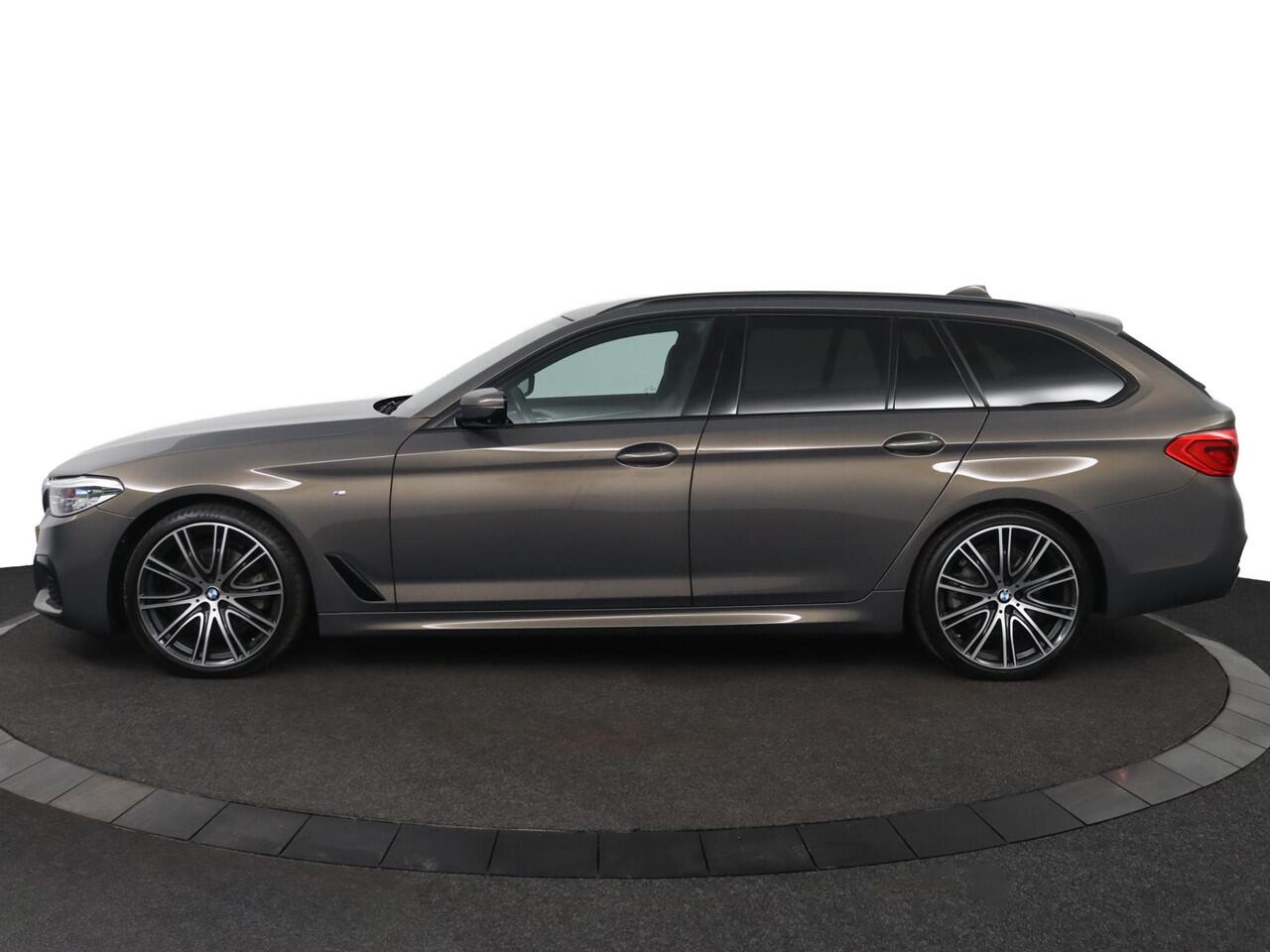 BMW 5-SERIE Touring 520i High Executive Edition M-Sportpakket | Head Up | Driving Assistant Plus | Stoelventilatie voorstoelen | Harman/Kardon Surround Sound