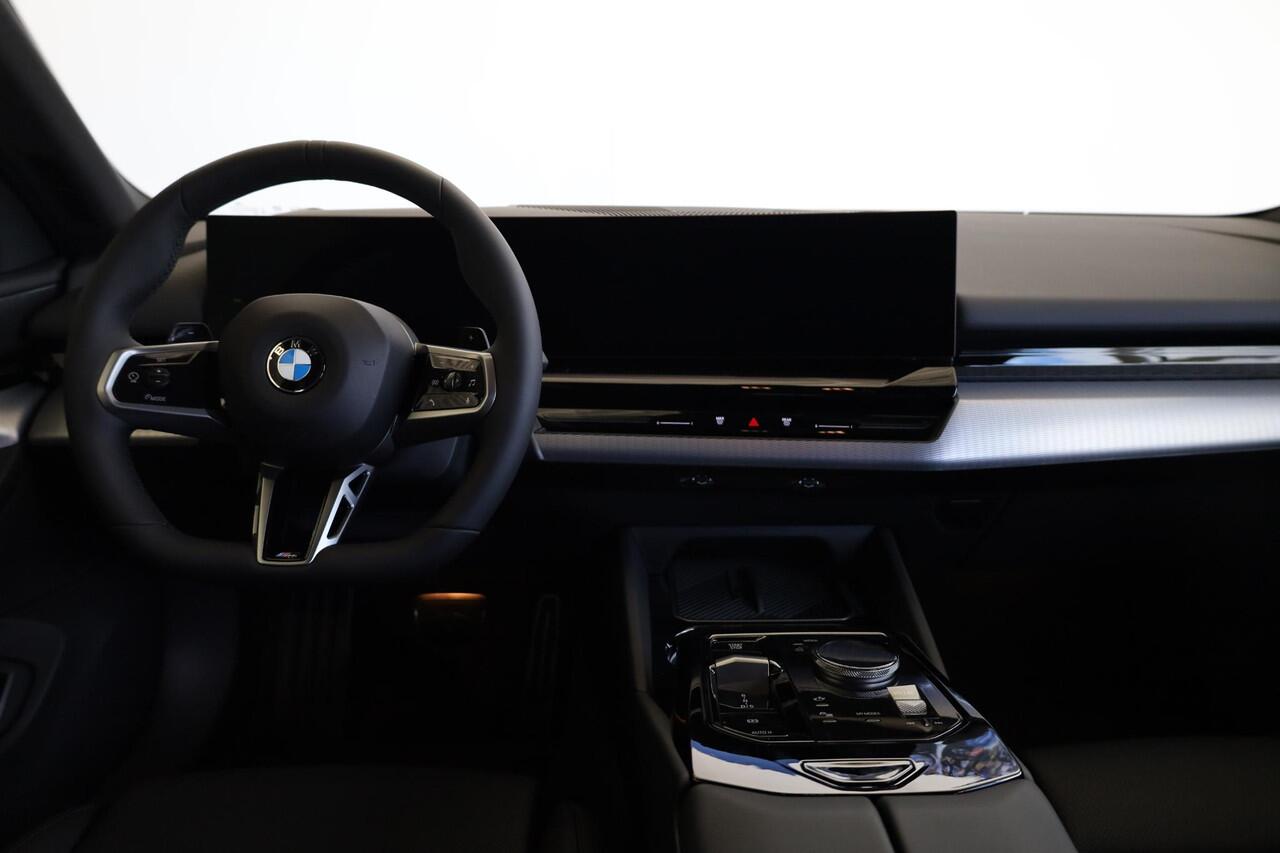 BMW 5-SERIE Touring 520i | M Sportpakket Pro | Equipment Pack Pro | Travel Pack