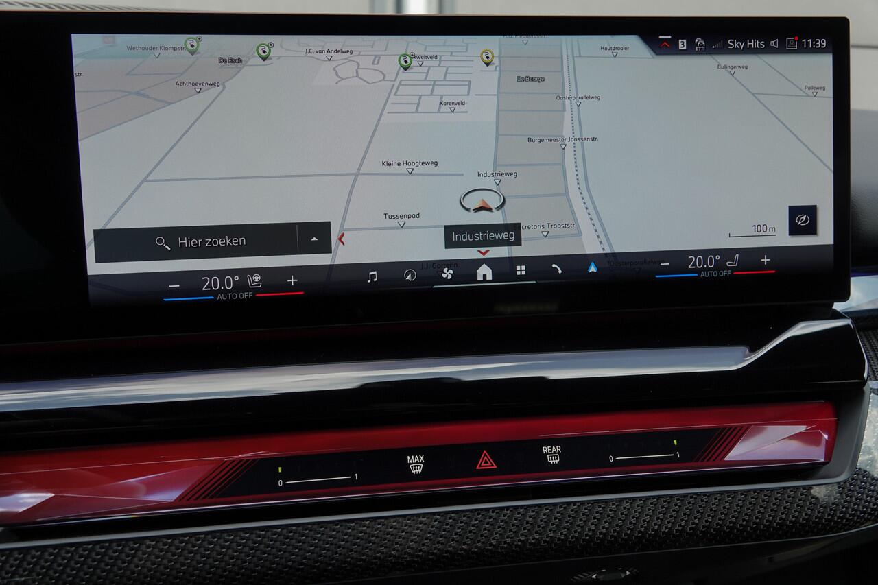 BMW 5-SERIE Touring 550E 490Pk Aut. | Plug in Hybride | X-Drive | Shadowline | M-Sport | 'M' Sportstoelen | Head Up Display | Panoramadak | Trekhaak | 21''