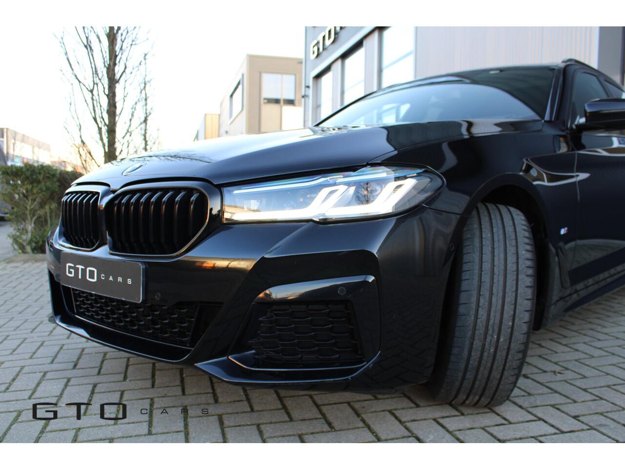 BMW 5-SERIE Touring 520i M Sport | Pano | Laser | Harman Kardon | Memory
