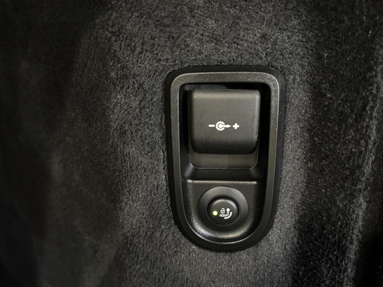 BMW 5-SERIE Touring 520i Corporate Lease Executive | M-Sport | M Aerodynamica | Sfeerverlichting | 19'' | Full LED | Camera | Elektr. trekhaak