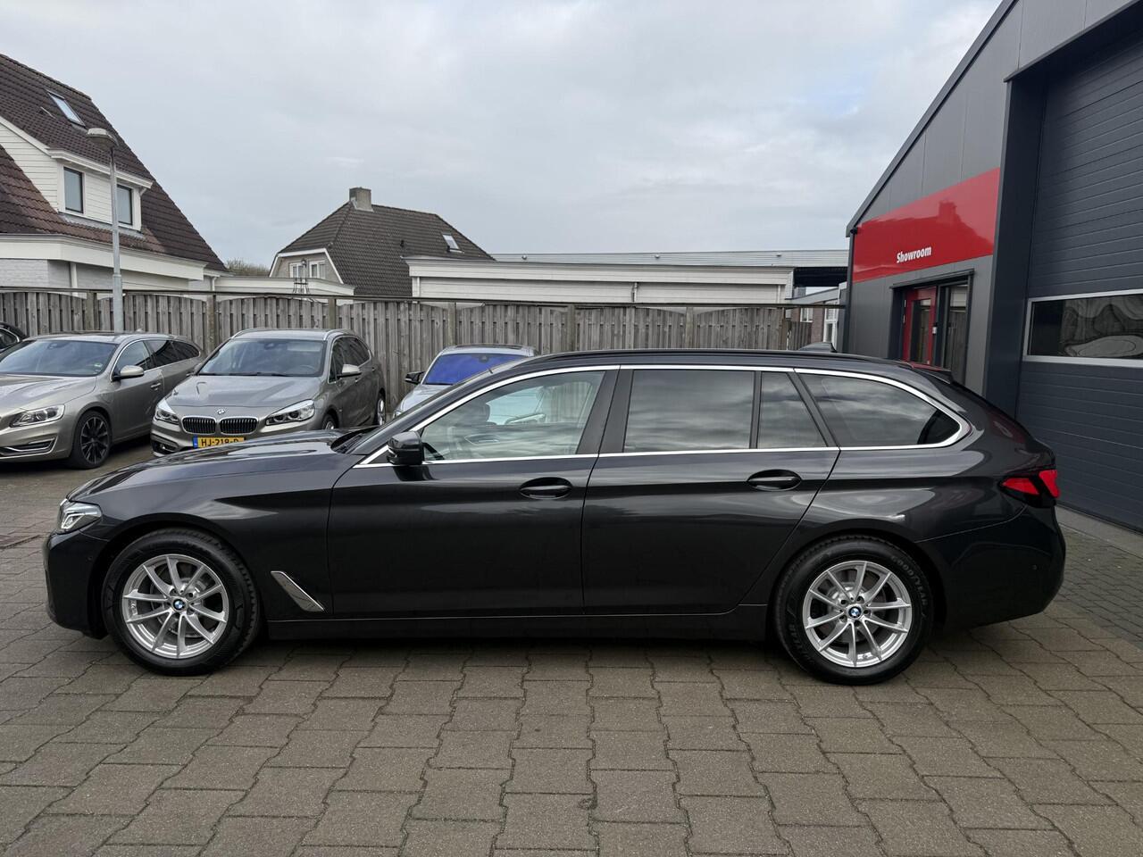 BMW 5-SERIE Touring 520i Comfortzetels/Laser/Org. NL