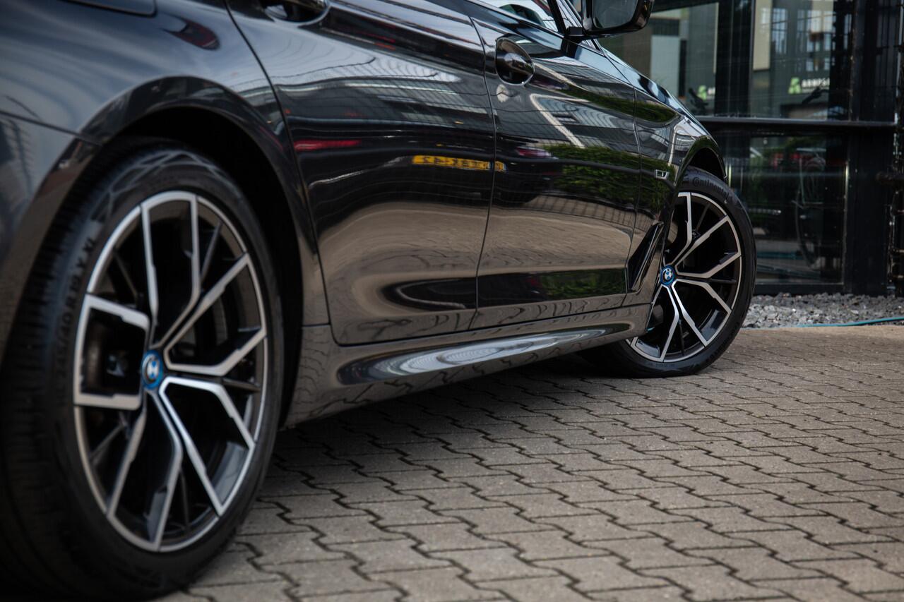 BMW 5-SERIE Touring 530e High Executive M-Sport , Panoramadak, Harman/Kardon, Adaptive cruise, Trekhaak,