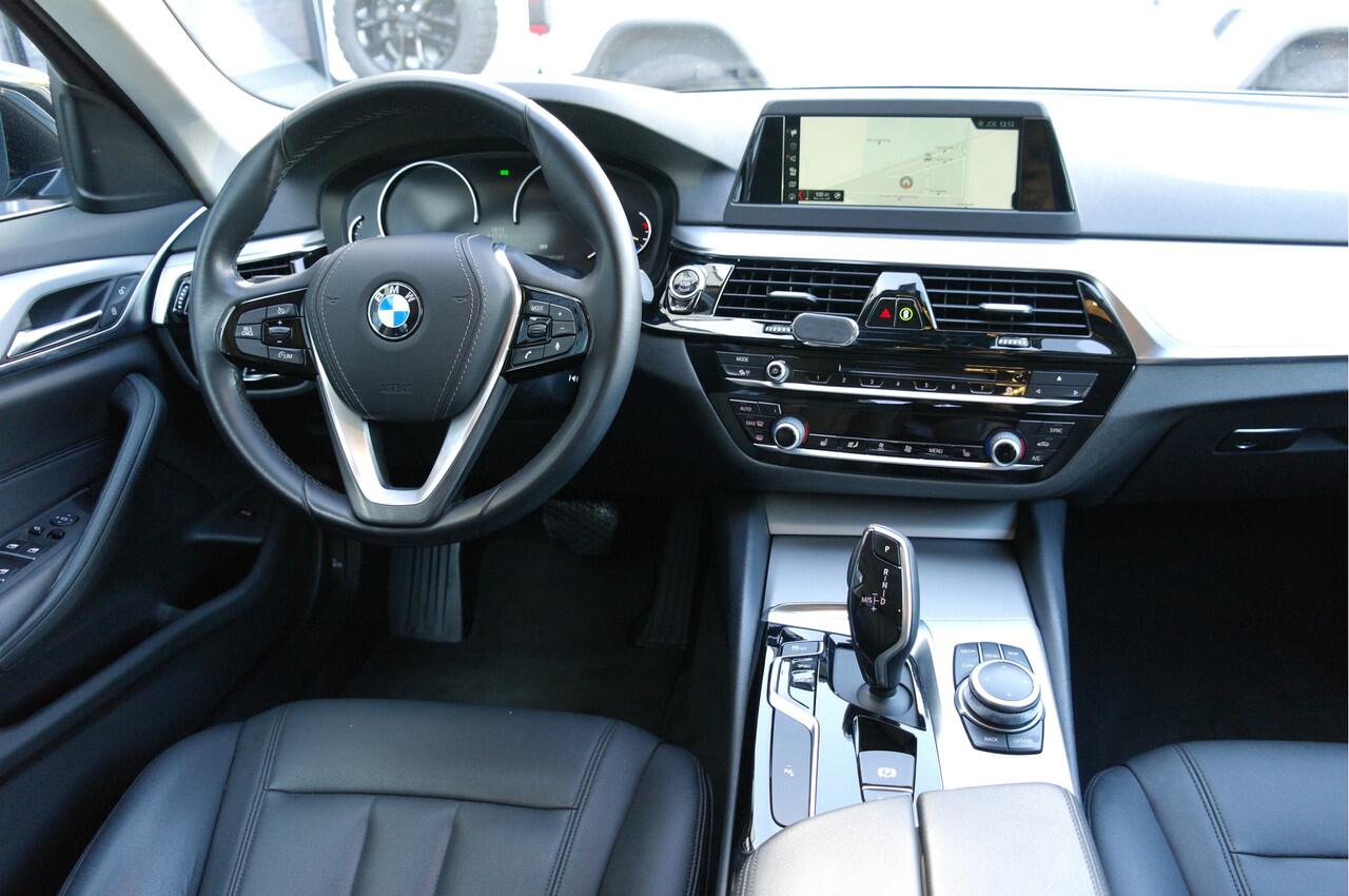 BMW 5-SERIE 520i High Executive Edition | Leder | Cruise | 20'' | Clima | Navi