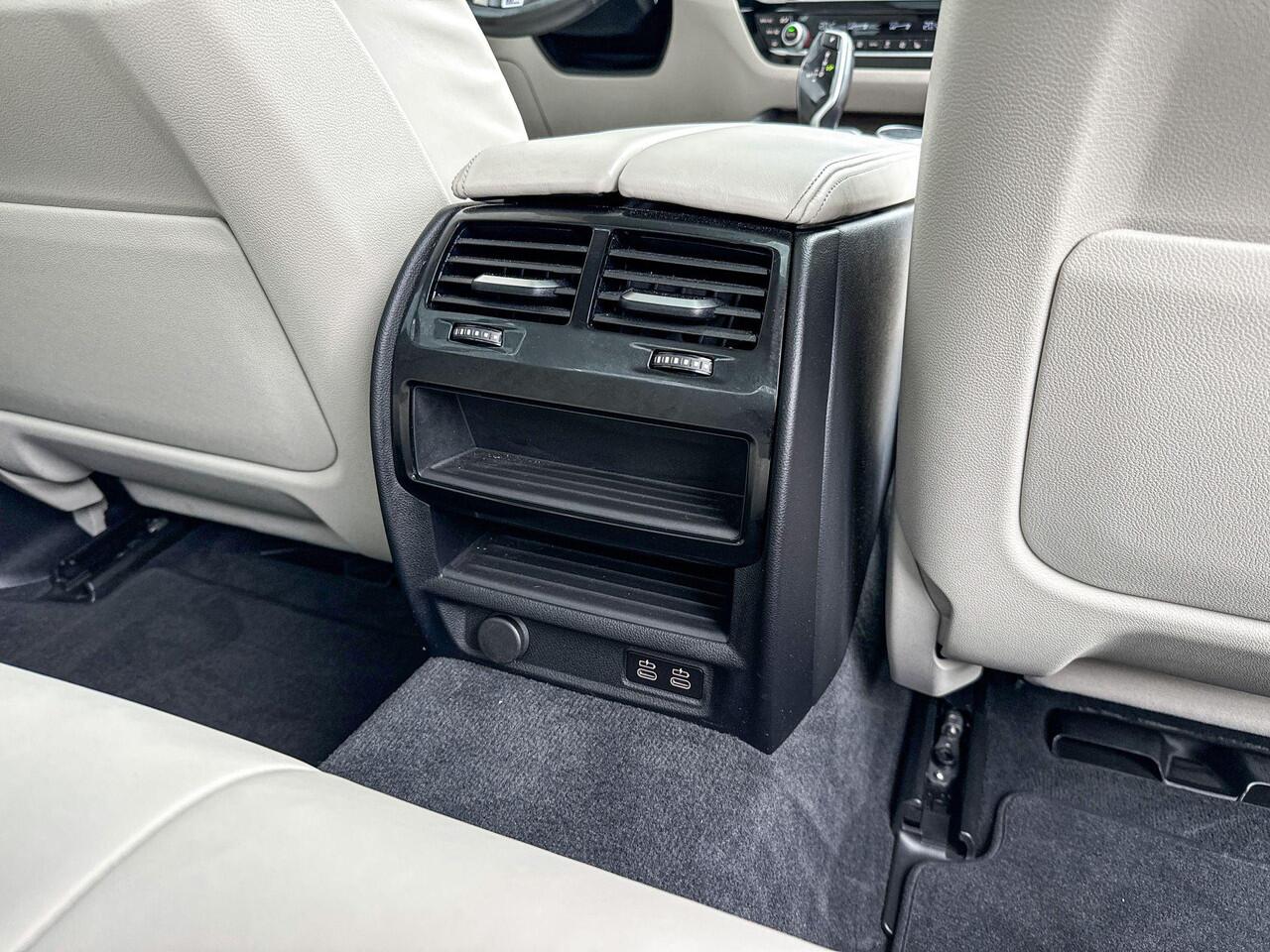 BMW 5-SERIE Sedan 545e xDrive High Executive M-Sport Adaptief Onderstel / Stuurwielrand Verwarming / Integrale Active Besturing / Achterklep Bediening Automatisch / Comfort Acces / Soft Close / Glazen Schuifdak / Stoelverwarming / Driving Assistant Prof / Laser Light