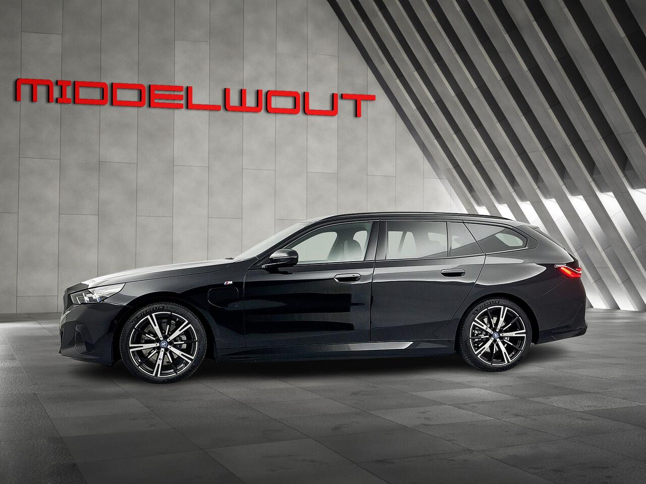 BMW 5-SERIE Touring 530e/M-Sport/Pano/Trekh/Leder/20"/BTW/Ned.Auto