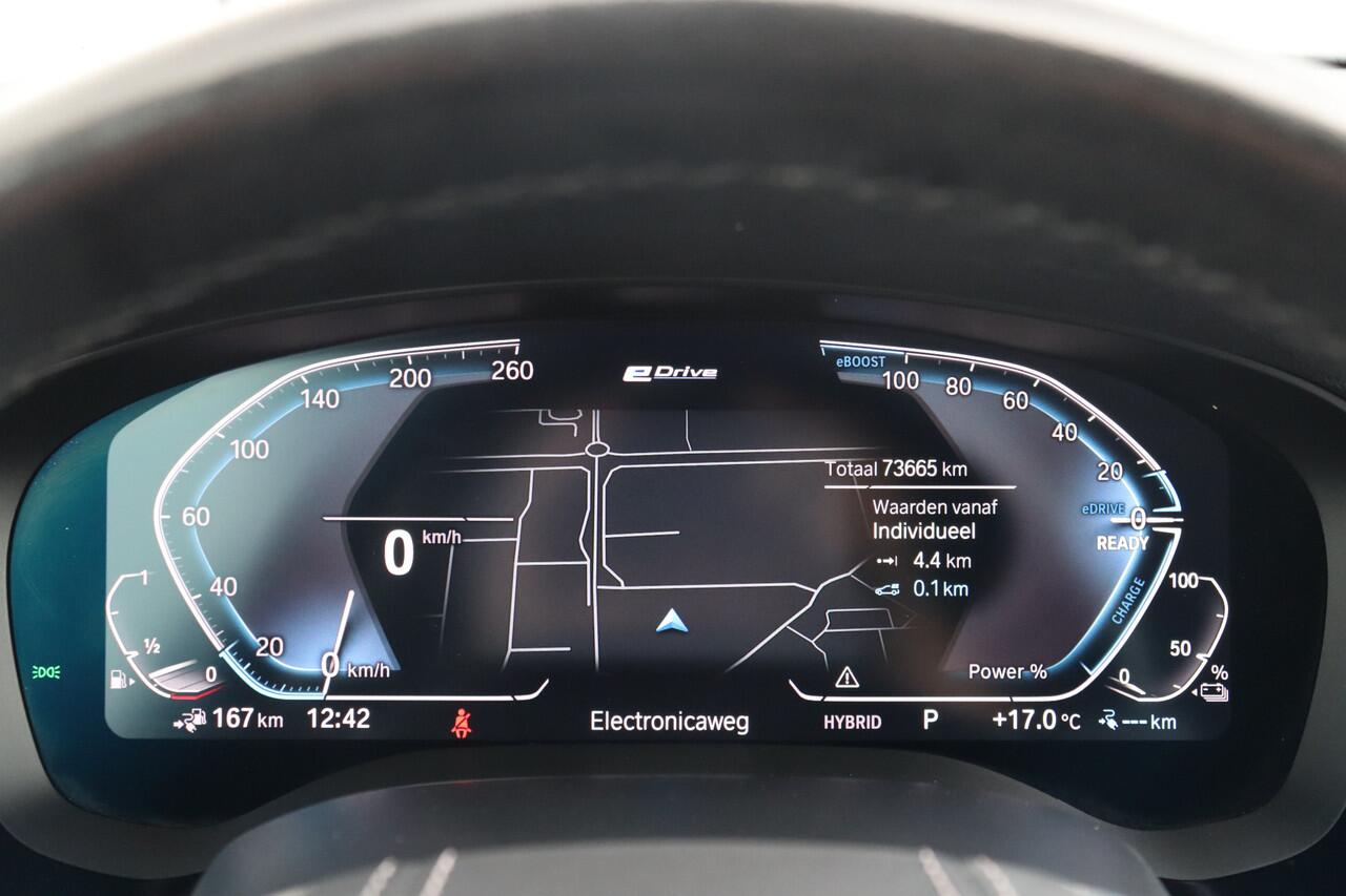 BMW 5-SERIE Touring 530e xDrive Executive PHEV | Navigatie | Cruise Control | Climate Control | Stoel-/Stuurverwarming | Elek. Trekhaak