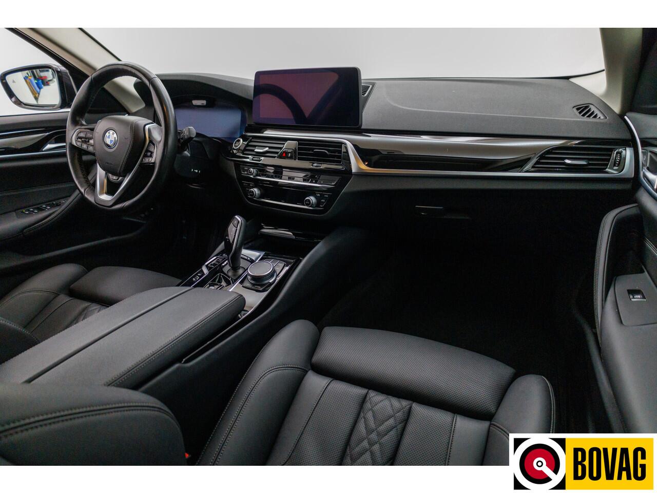 BMW 5-SERIE Touring 530e xDrive M-Sport 293 PK | Laser Led | Leder | Camera | All season | Head-up | Elec. klep PDC V+A, Driving assistant, Adaptive Cruise, Displaysleutel