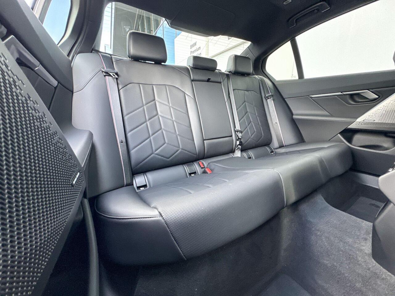 BMW 5-SERIE Sedan 530e | M Sport | Innovation Pack | Panoramadak