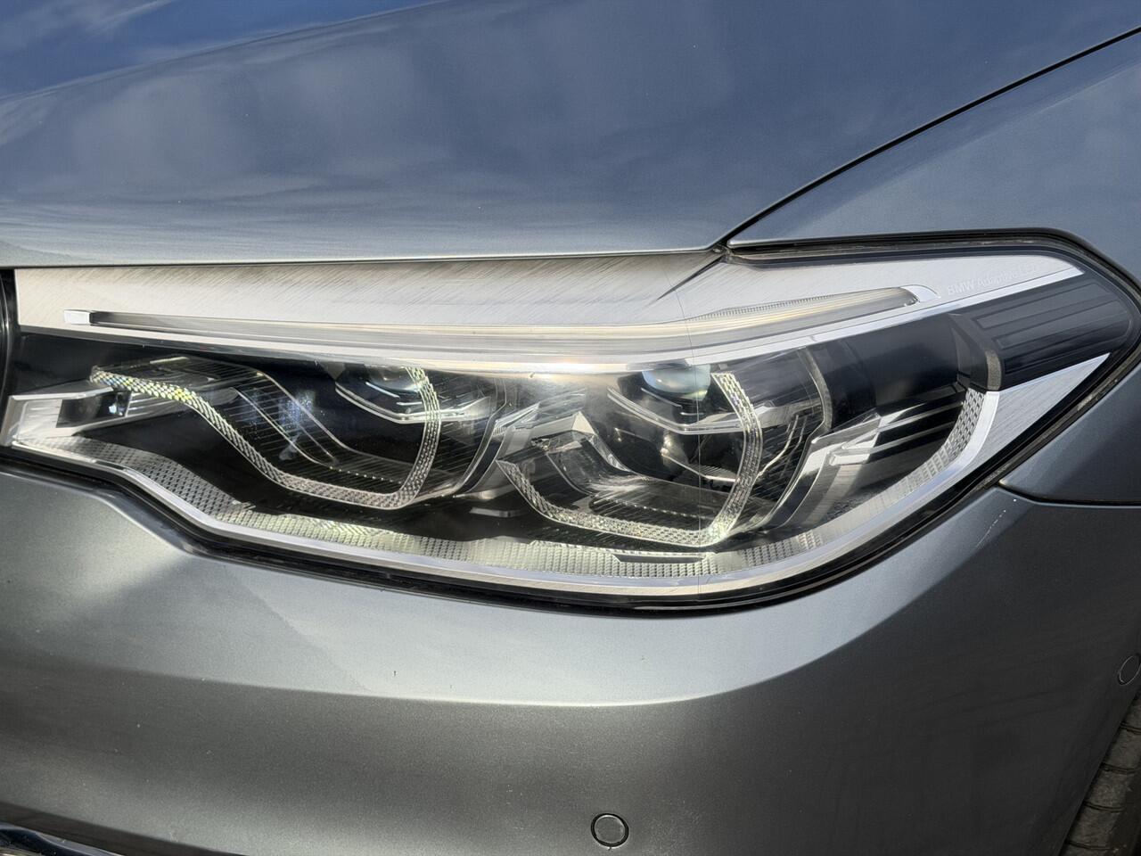 BMW 5-SERIE Touring 530i Luxury Line 530 Pano-Dak | HUD | Camera | HiFi | Stoelverw. voor & achter |