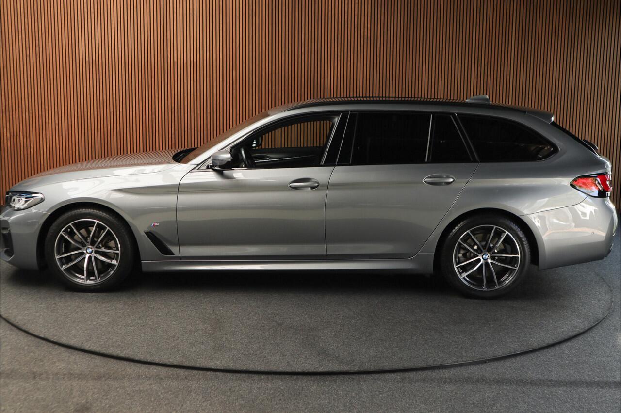 BMW 5-SERIE Touring 520i M-Sport HUD Matrix DAP ACC Leer PDC Elektr. uitklapbaar trekhaak Elektr. bedienbaar achterklep Navi Camera Climate (3-zone) Memory seats PDC Zwarte binnenhemel LM velgen BTW auto