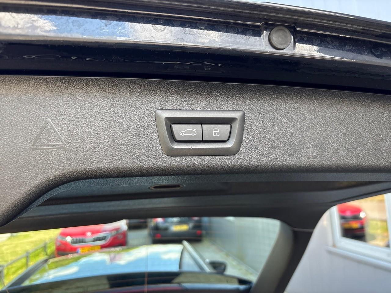 BMW 5-SERIE Touring 530e LEDER SPORTSTOELEN NAVIGATIE CRUISE