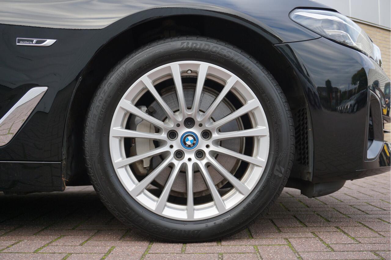 BMW 5-SERIE Touring 530e Business Edition Plus Sensatec