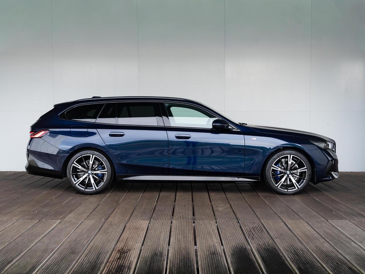 BMW 5-SERIE Touring 520i | M Sport Package | M Sport Package Pro | Travel Package