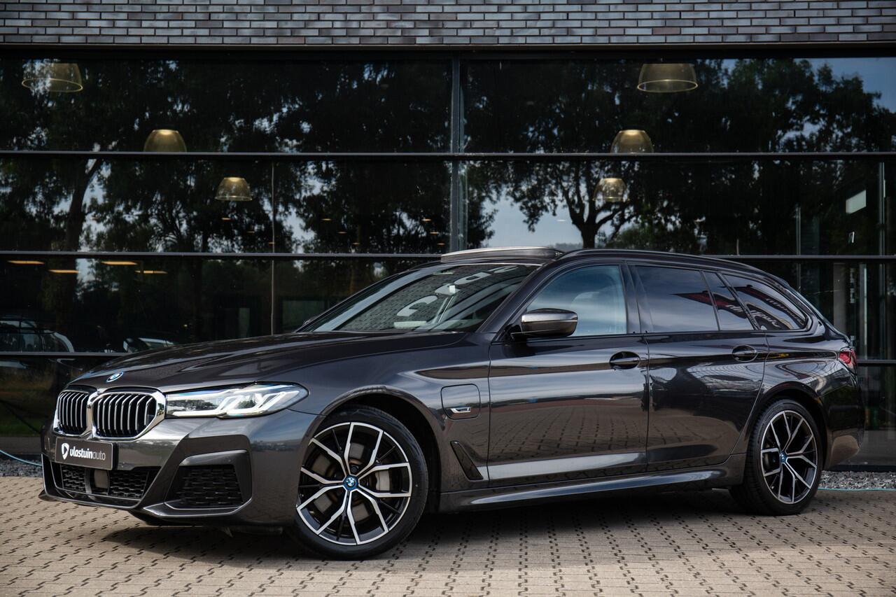 BMW 5-SERIE Touring 530e High Executive M-Sport , Panoramadak, Harman/Kardon, Adaptive cruise, Trekhaak