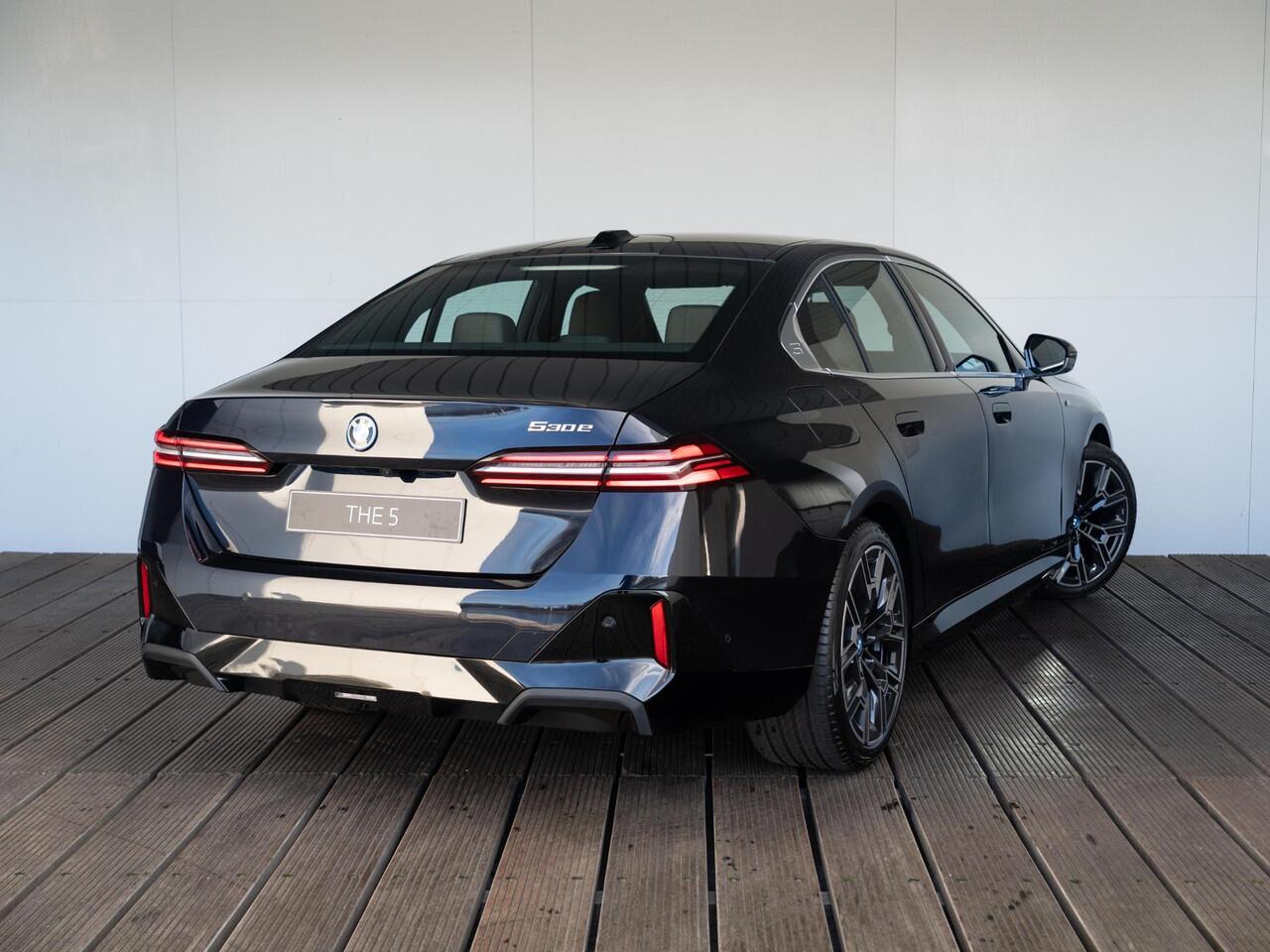 BMW 5-SERIE 530e Sedan | M Sport Edition | M Sportpakket | Innovation Pack | Travel Pack | Comfort Pack