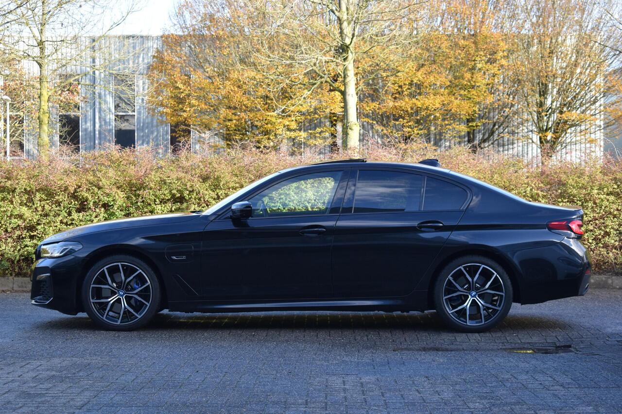 BMW 5-SERIE 530e Business Edition Plus M-Pakket HUD Pano Kuipstoelen ACC H&K