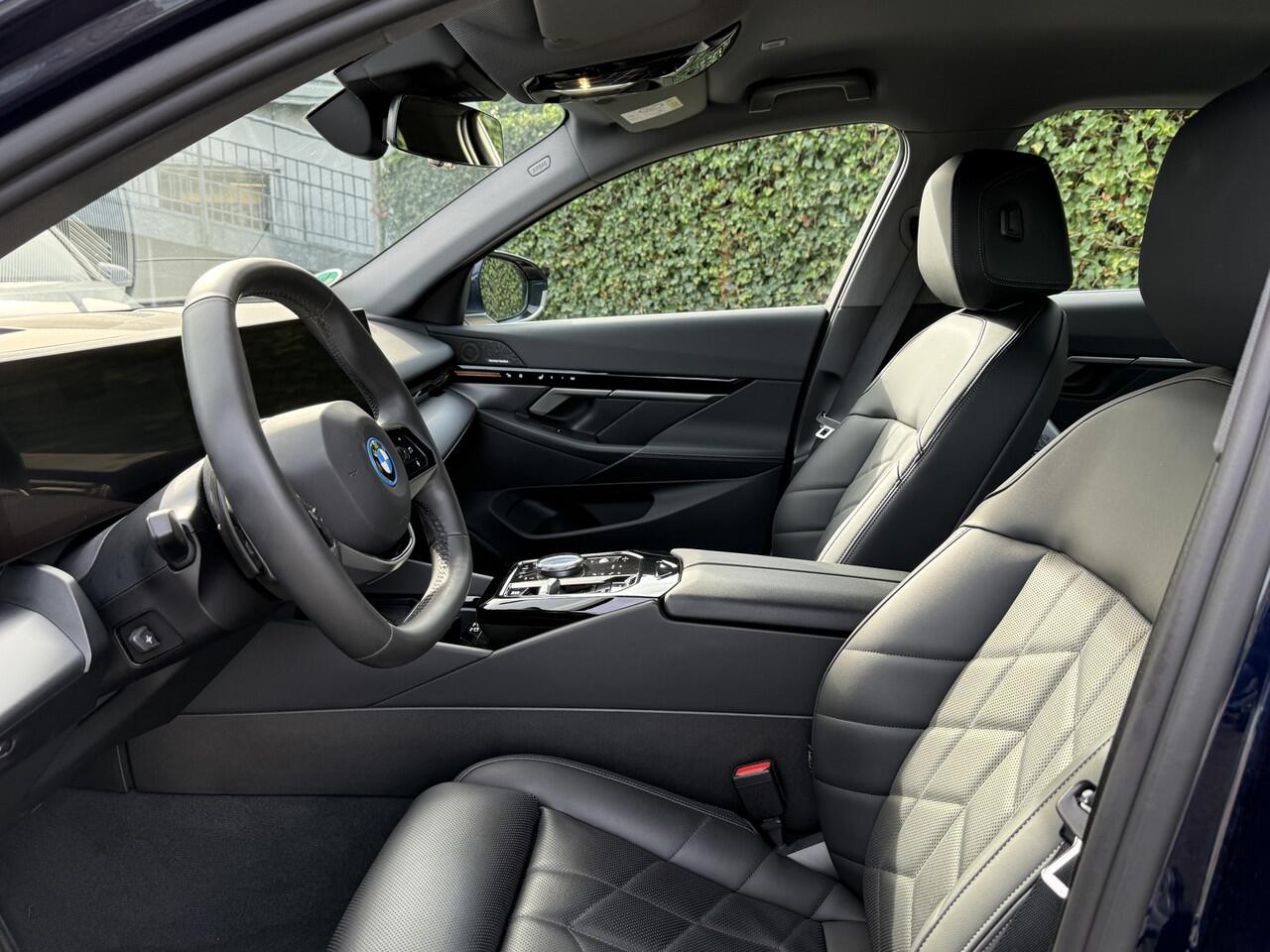 BMW 5-SERIE 530e | Harman/Kardon | Comfortzetels | 360 Cam | 4x stoelverw. | Stoelventilatie | Adapt. Led | Driving Ass.