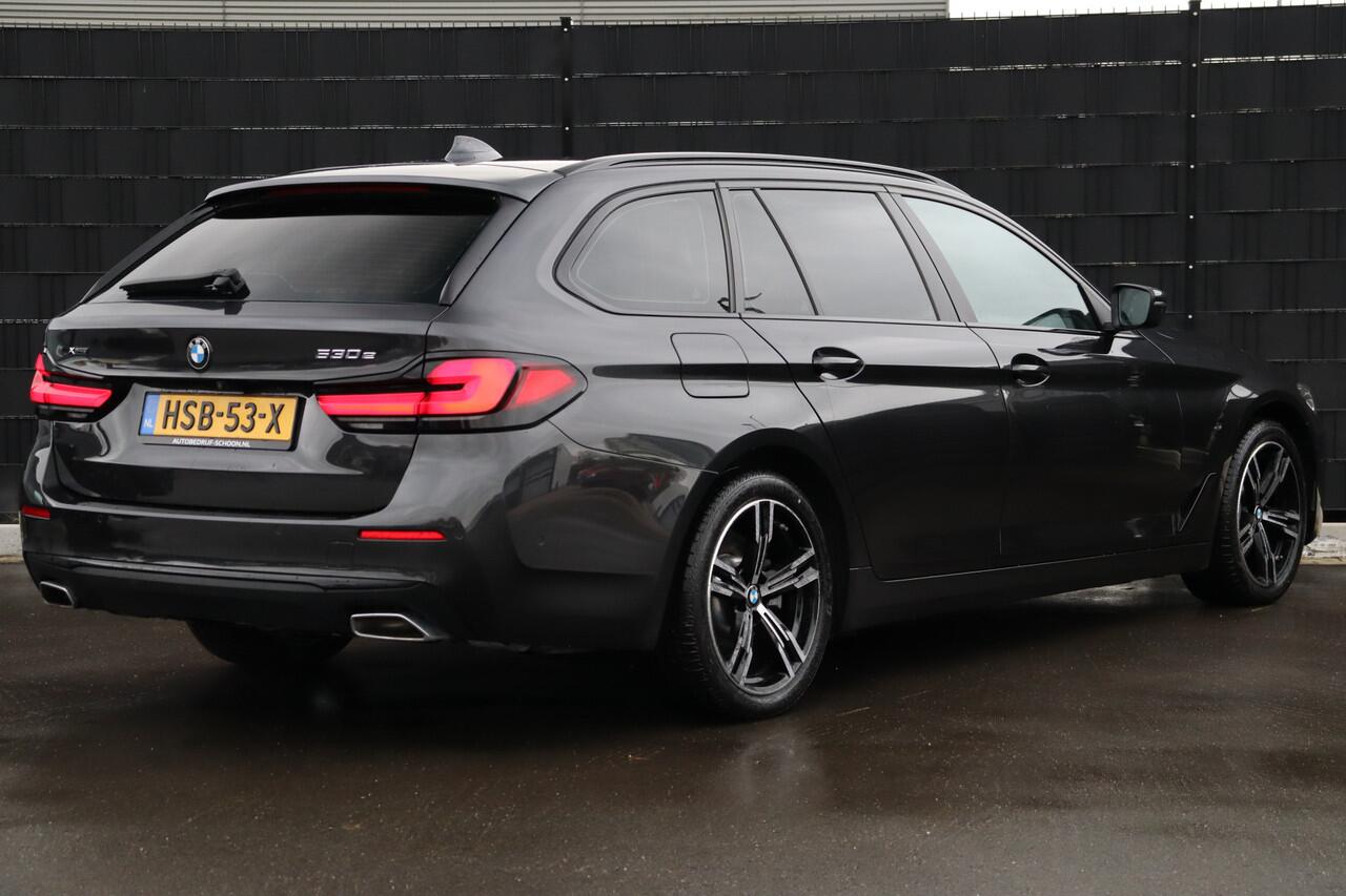 BMW 5-SERIE Touring 530e xDrive Executive PHEV | Navigatie | Cruise Control | Climate Control | Stoel-/Stuurverwarming | Elek. Trekhaak