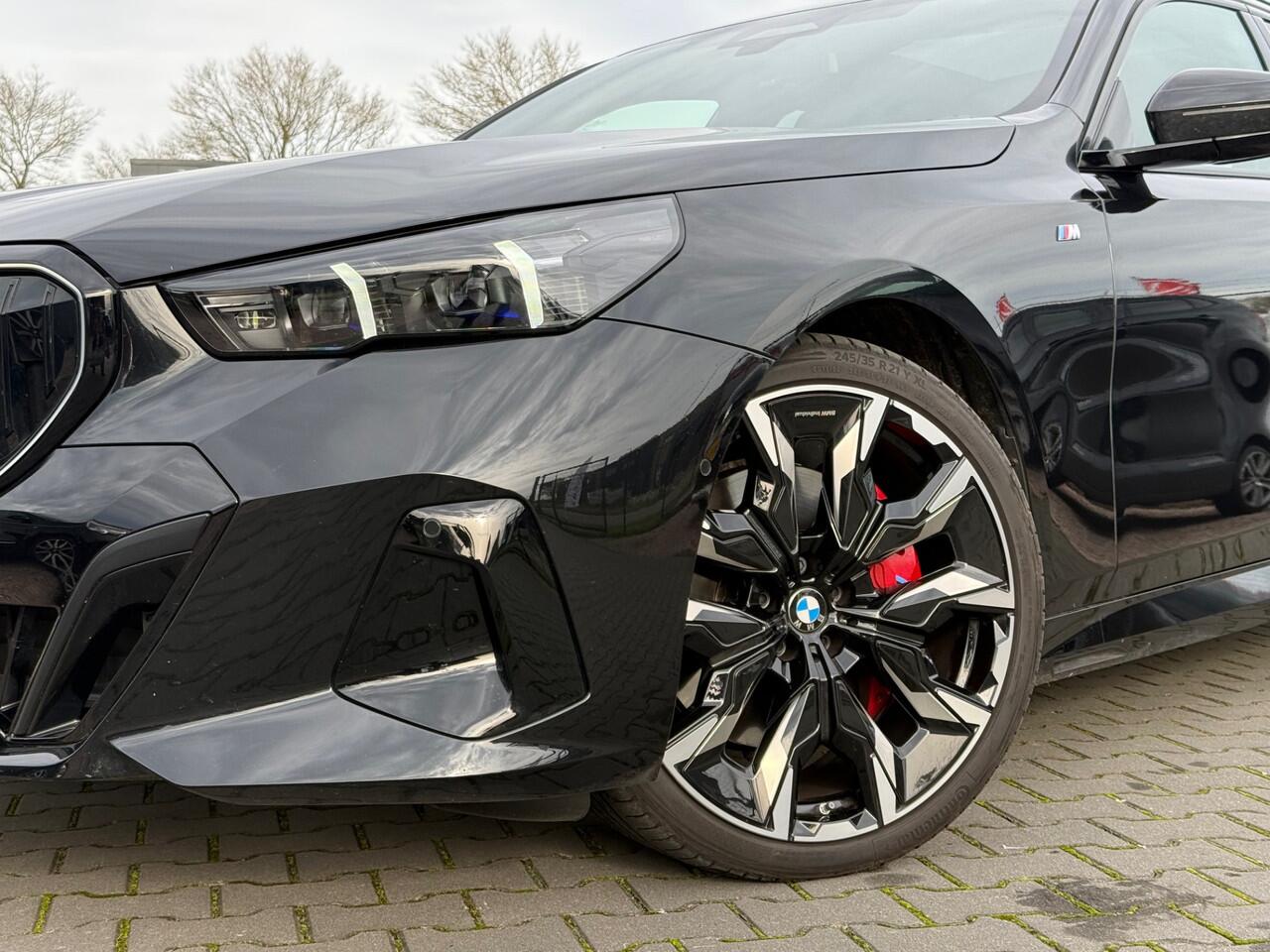 BMW 5-SERIE Touring 540d xDrive M-Sport Pro | Harman Kardon | Trekhaak | Panodak | Adaptive cruise |