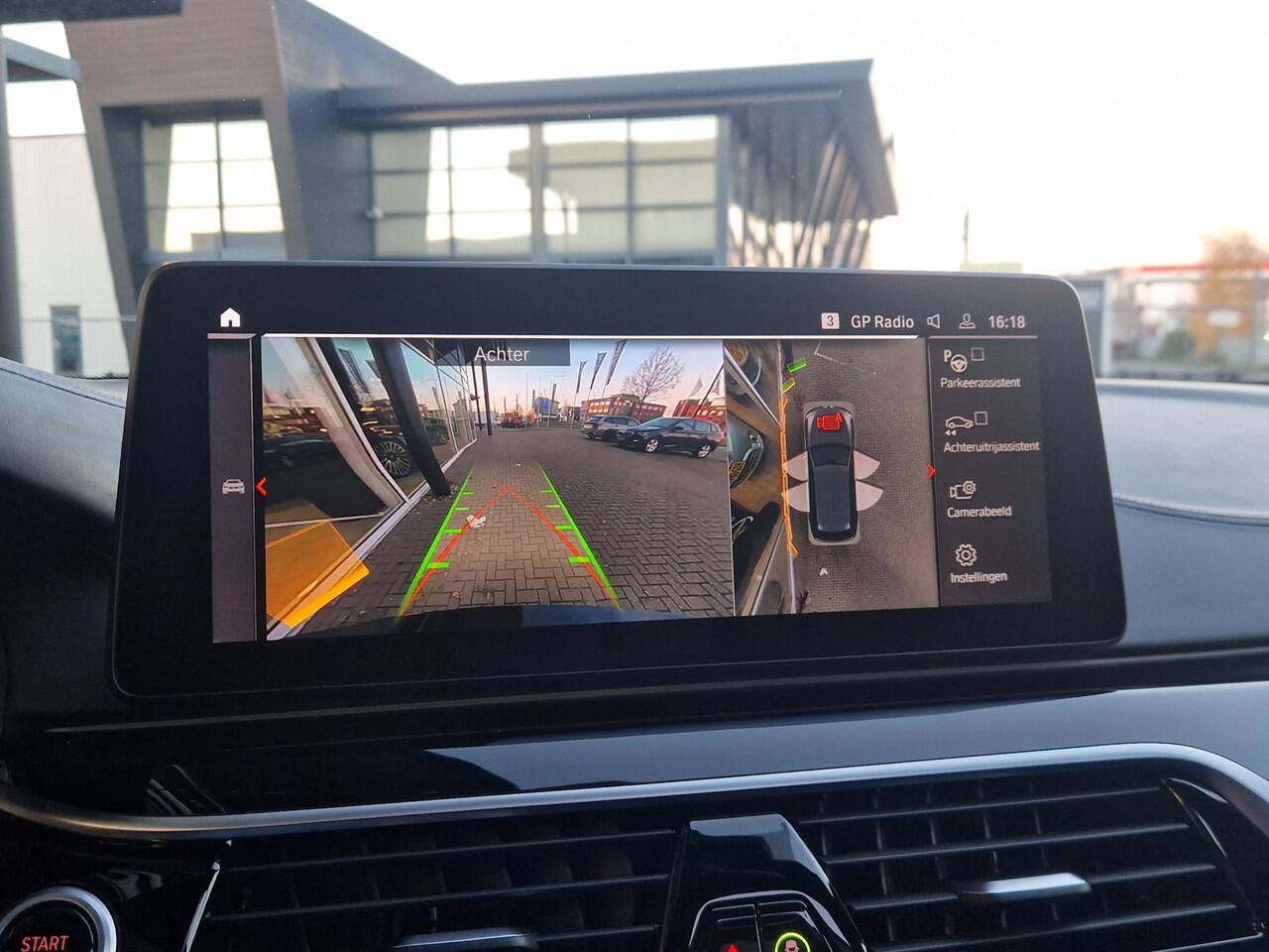 BMW 5-SERIE Touring 530e xDrive HE M-Sport Massage Panorama Soft close 4wielsturing HUD HK