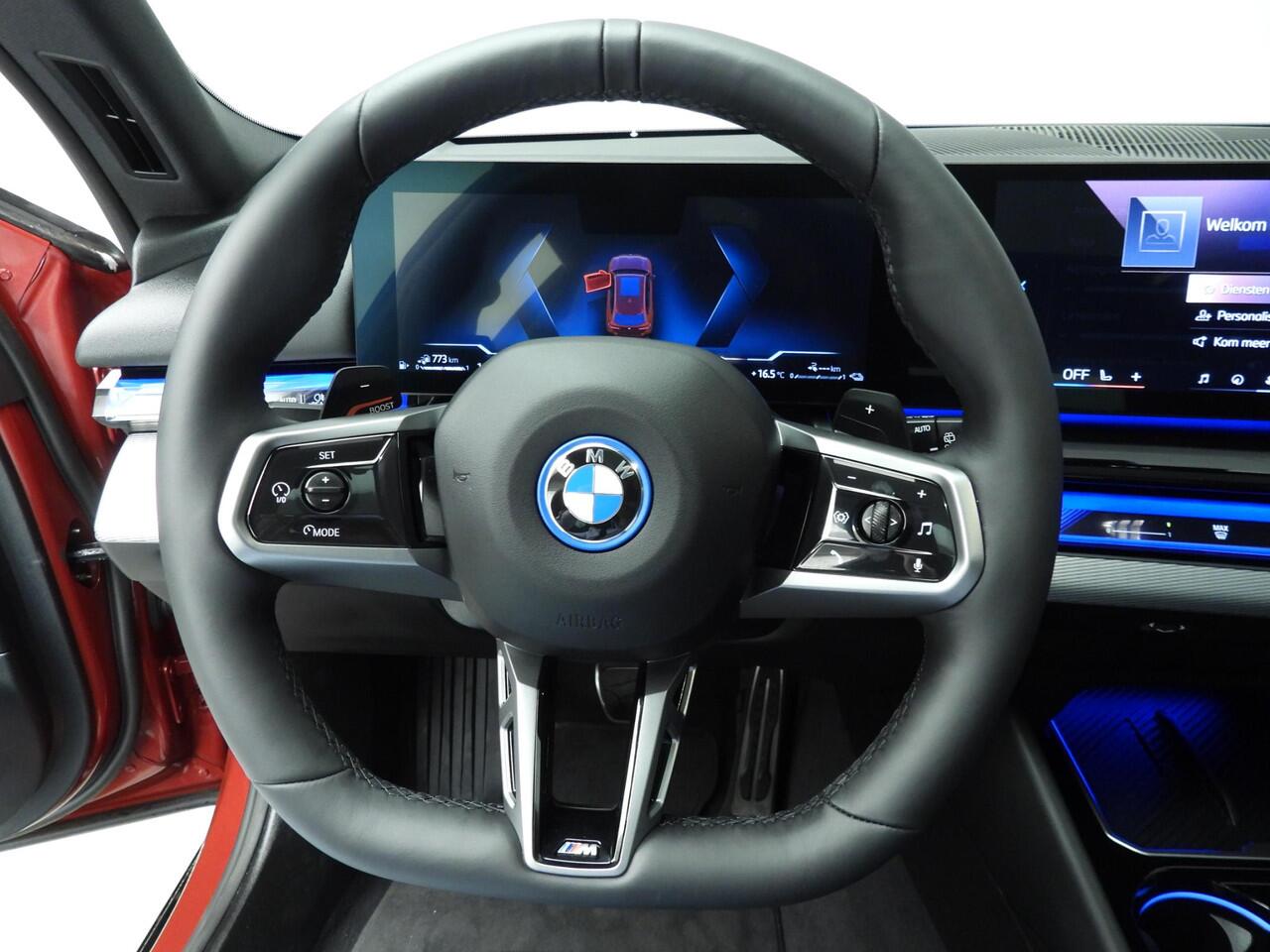 BMW 5-SERIE Touring 530e M-Sportpakket | LED | Navigatie | Trekhaak | Schuifdak | Active cruise | DAB | Harman-kardon sound | Alu 19 inch