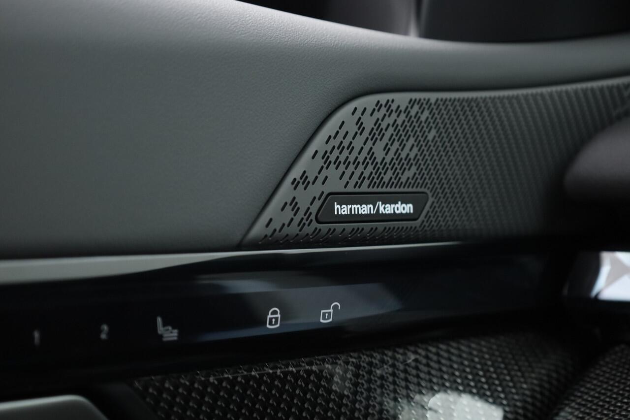 BMW 5-SERIE 530e xDrive M Sport | Pano | HUD | Harman Kardon | 360cam | Stoelventi. | Memory seats