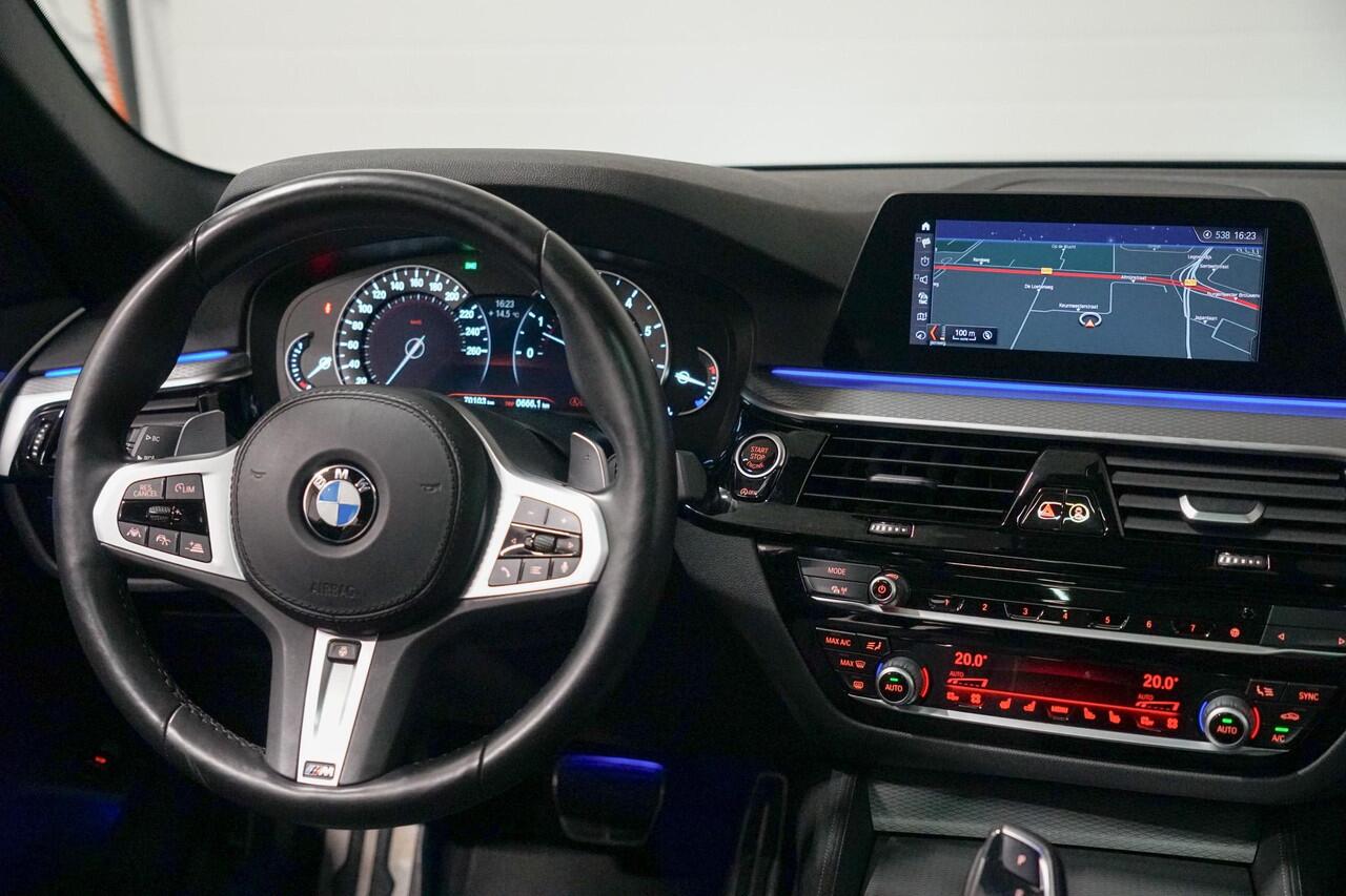 BMW 5-SERIE Touring 520i M-Sport | Panoramadak | Stoelventilatie | 21"