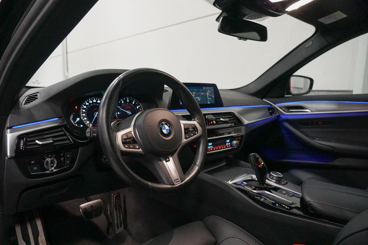 BMW 5-SERIE Touring 520i M-Sport | Panoramadak | Stoelventilatie | 21"