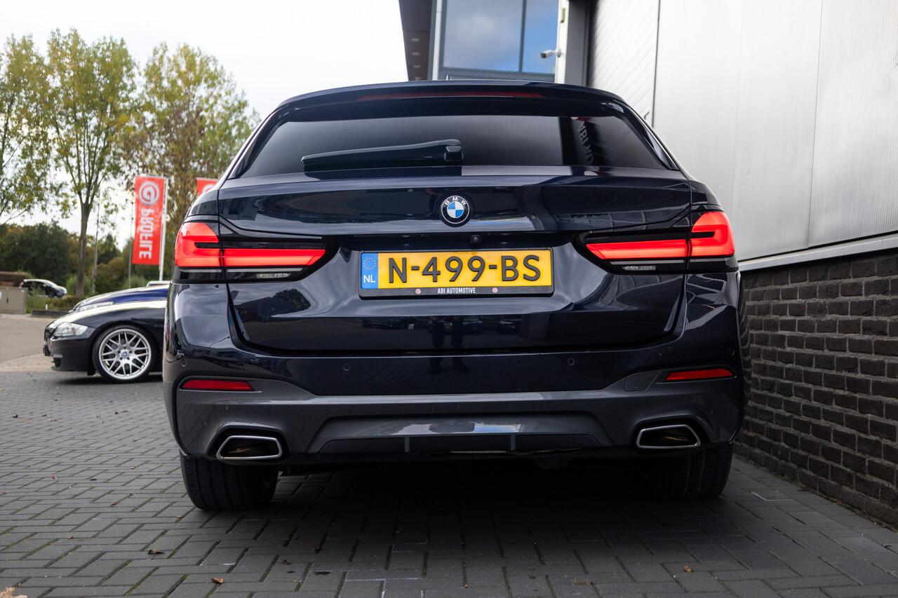 BMW 5-SERIE Touring 520d 191 pk High Executive M-Sportpakket / Facelift/ Sport-Stoelen/ Stoel.Verw/ Adap.Cruise/ Stuur.Verw/ Apple-Carplay/ Camera/ 19 '' LMV
