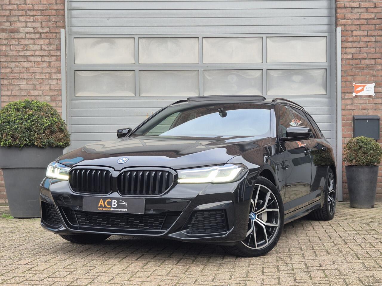BMW 5-SERIE 530 e M-Sport Hybride Schuifdak, Leder M-pakket / Panoramadak.