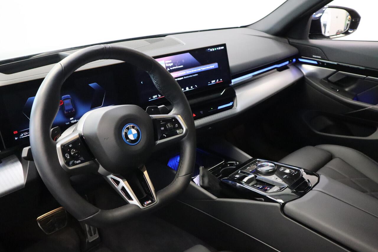 BMW 5-SERIE 530e M Sport Edition Panoramadak Head-up Harman/Kardon