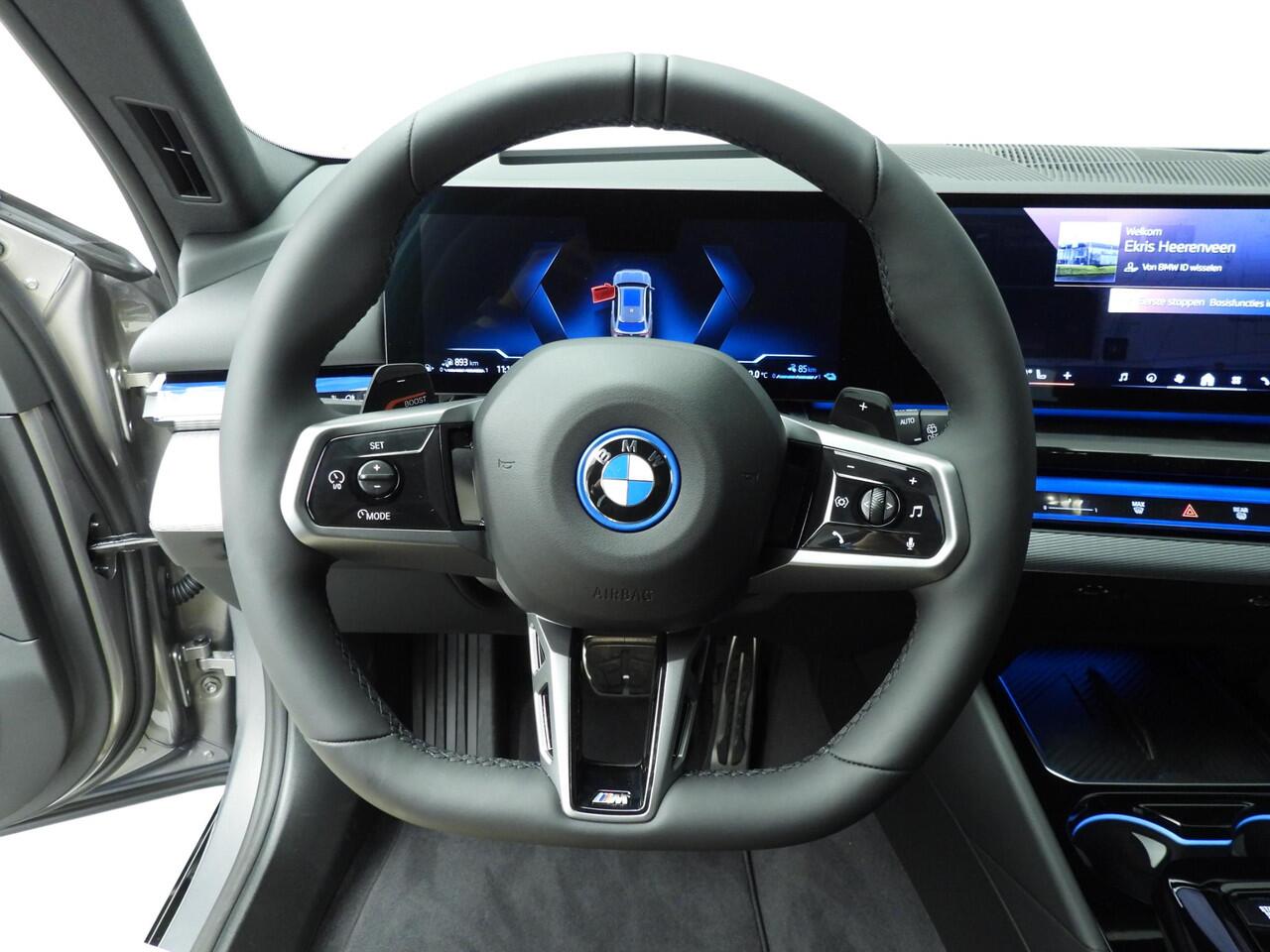 BMW 5-SERIE Touring 530e | M-Sportpakket | LED | Leder | HUD | Trekhaak | Schuifdak | Active cruise | DAB | Harman-kardon sound | Alu 21 inch | Ekris Selection