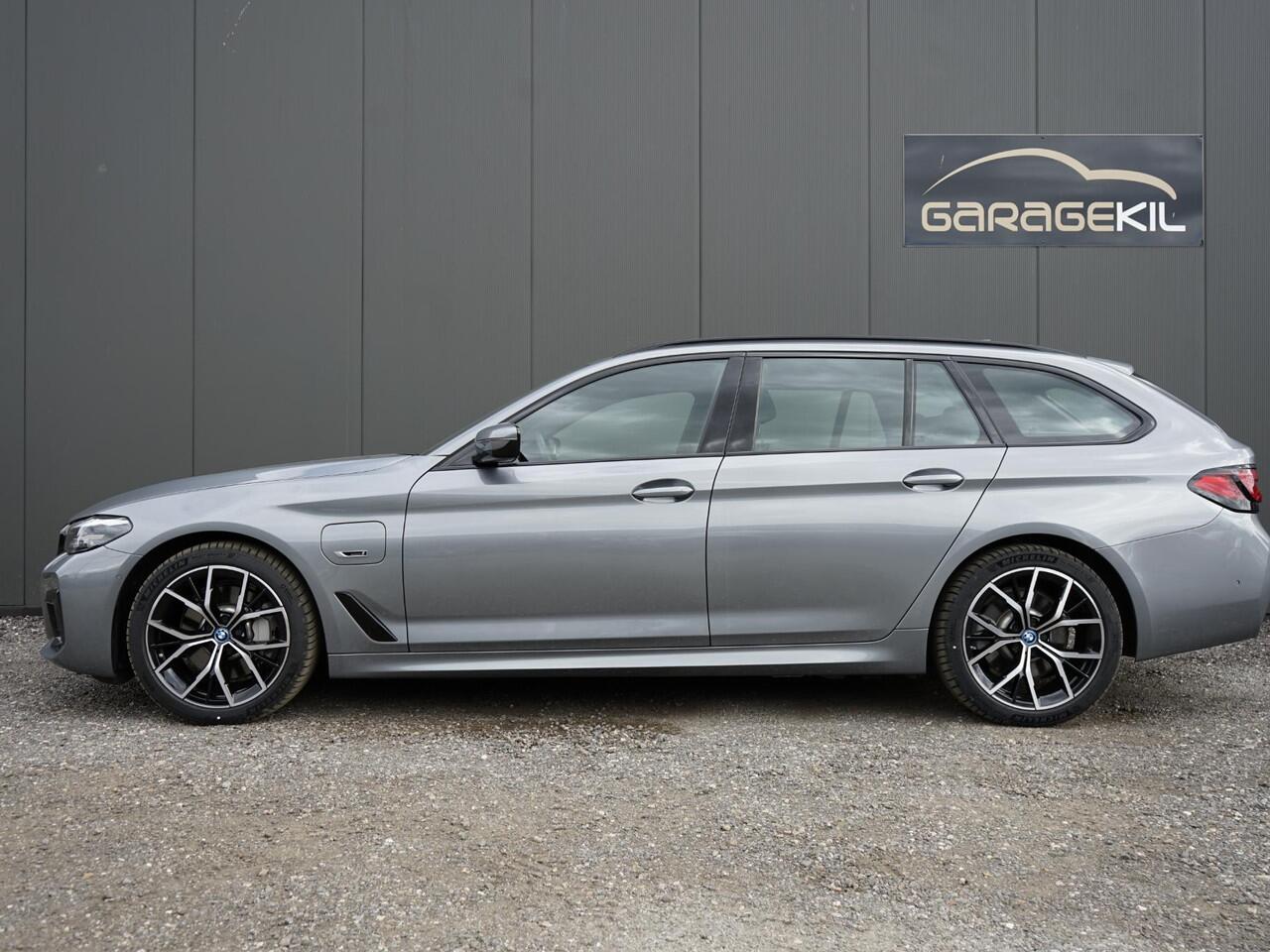 BMW 5-SERIE Touring 530e M-Sport 1e eig. / Dealeronderh. / HiFi / Trekhaak / Active Guard / Lederen bekleding / Adaptieve Cruisecontrol