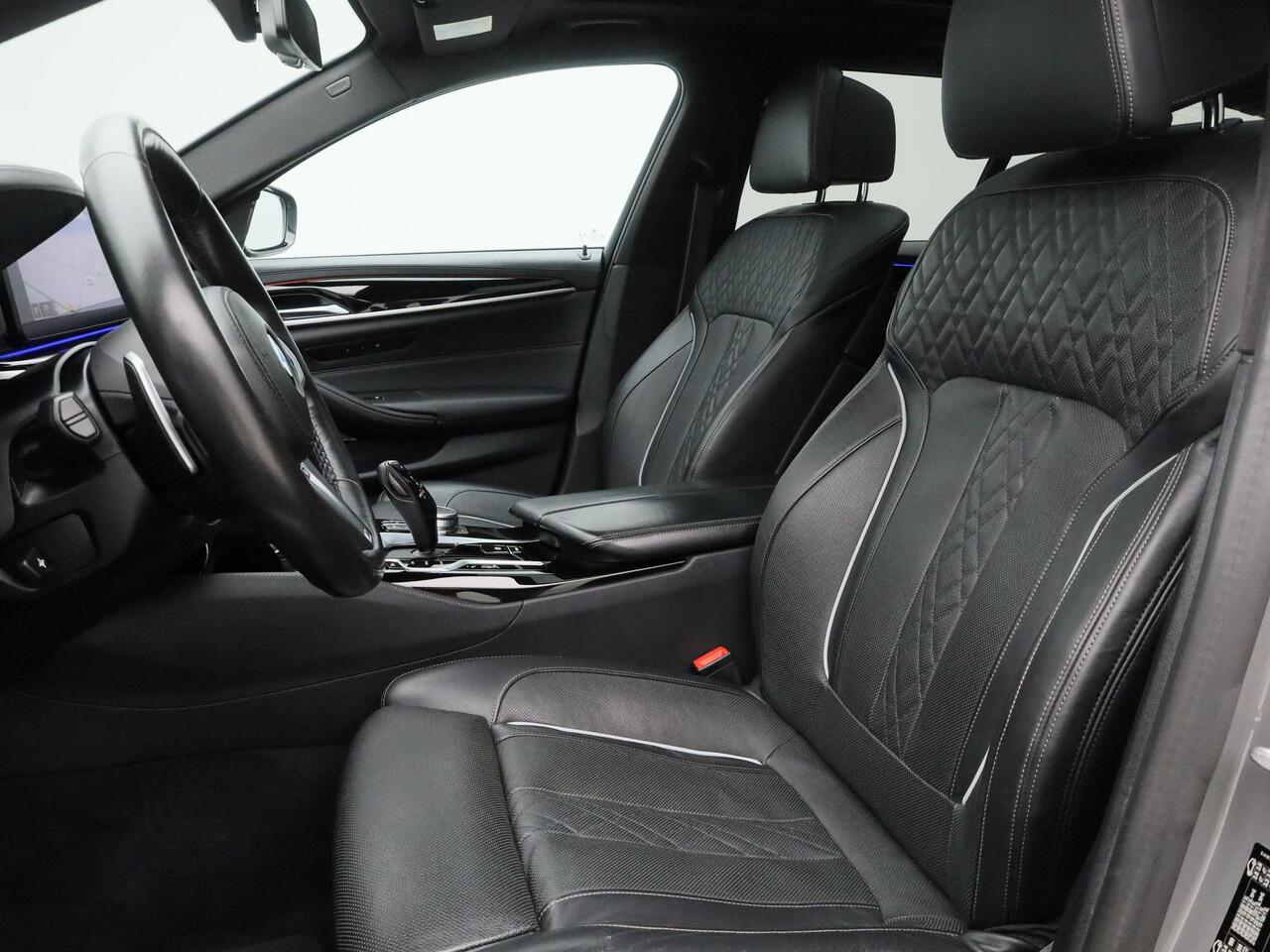 BMW 5-SERIE Touring 540i xDrive High Executive Edition | PANO | 360° | ADAPTIVE | HUD | LASER | H&K | MEMORY | STOELVENT. | STOEL- EN STUURVERW. | TREKHAAK