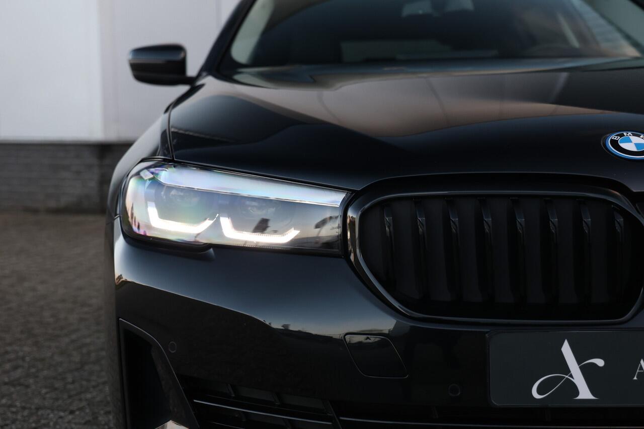 BMW 5-SERIE Touring 530e Executive Black Edition 292PK NAP|Sportstoelen|Stoelv|SOH 98%