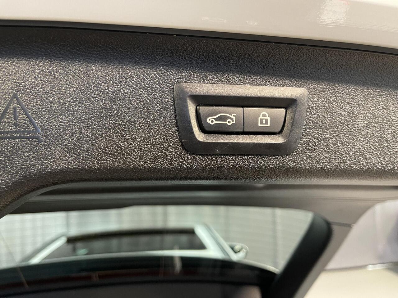 BMW 5-SERIE Touring 530e High Executive M Sport 18"/Panoramadak/Laser LED/Adaptief onderstel/Head-up/Keyless/Stoelverwarming/Adaptieve cruise/Dodehoek/Camera/Apple Carplay & Android Auto/HiFi